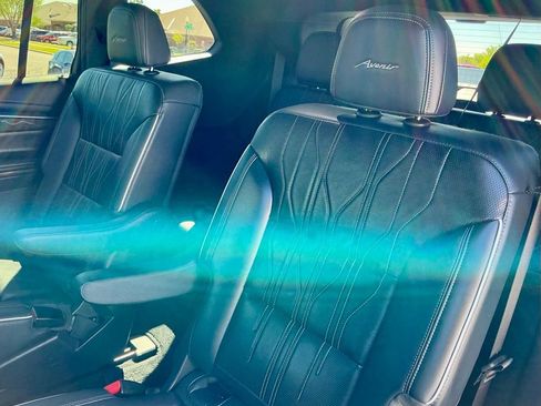 Used 2025 Buick Enclave Avenir w/ Super Cruise Package image 30