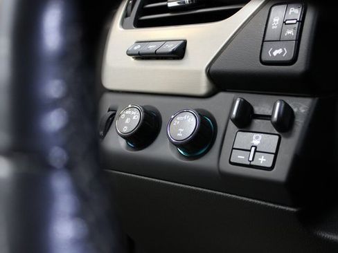 Used 2020 GMC Yukon XL Denali image 33