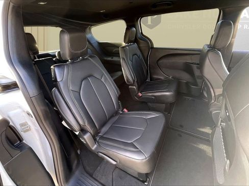 New 2026 Chrysler Pacifica Select image 20