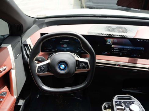 Used 2022 BMW iX xDrive50 w/ Premium Package image 8