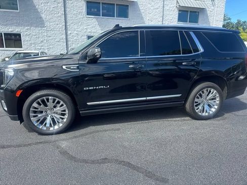 Used 2021 GMC Yukon Denali w/ Denali Premium Package AWD/4WD image 6