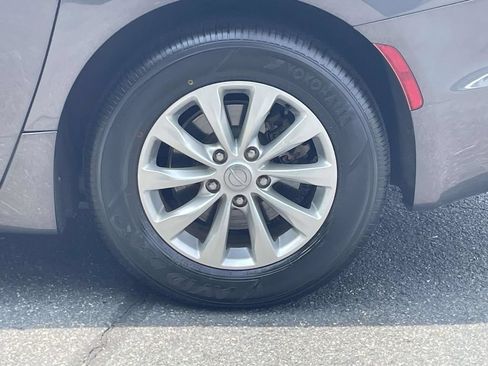 Certified 2018 Chrysler Pacifica Touring Plus FWD image 12