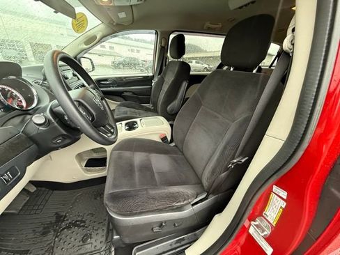 Used 2014 Dodge Grand Caravan SXT image 9