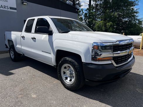 Used 2017 Chevrolet Silverado 1500 W/T w/ Trailering Package RWD image 3