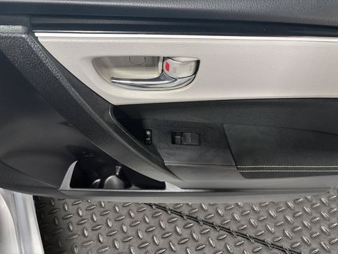 Used 2017 Toyota Corolla LE w/ Carpet Mat Package (TMS) FWD image 21