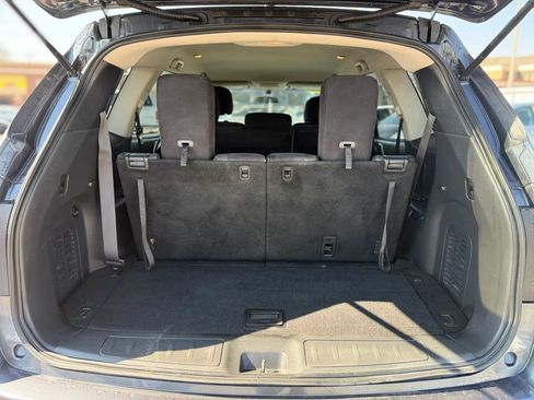 Used 2014 Nissan Pathfinder SV image 25