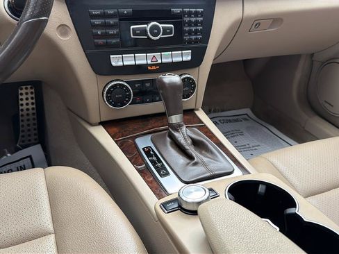 Used 2014 Mercedes-Benz C 300 4MATIC Sedan image 23