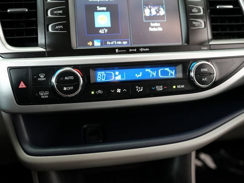 Used 2018 Toyota Highlander Plus image 26
