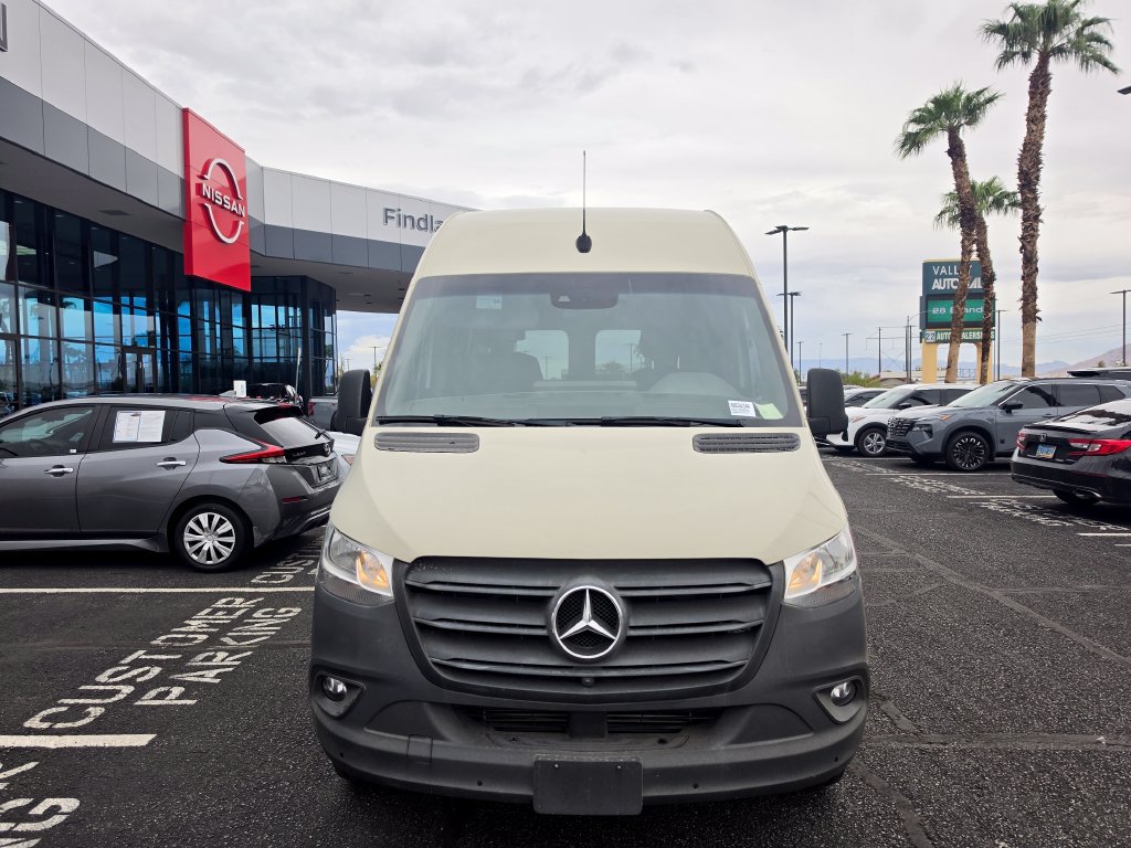 Used 2022 Mercedes-Benz Sprinter 2500 image 2