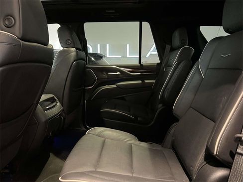 Certified 2024 Cadillac Escalade Premium Luxury image 11