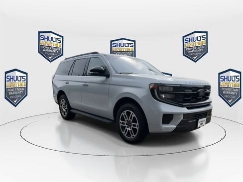 Used 2025 Ford Expedition Active AWD/4WD image 2
