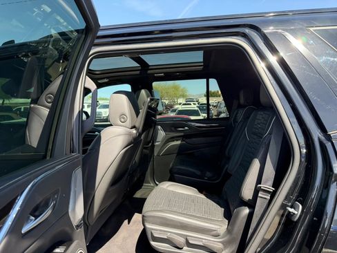 Used 2023 Cadillac Escalade Sport Platinum w/ LPO, ONYX Package AWD/4WD image 18