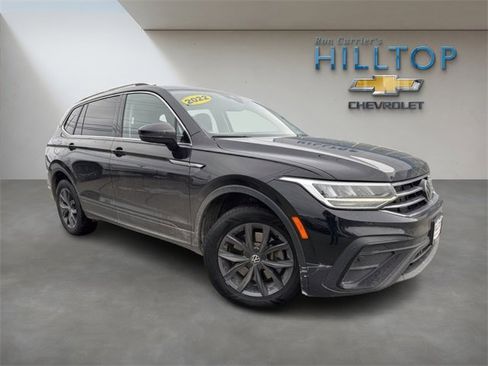 Used 2022 Volkswagen Tiguan SE image 1