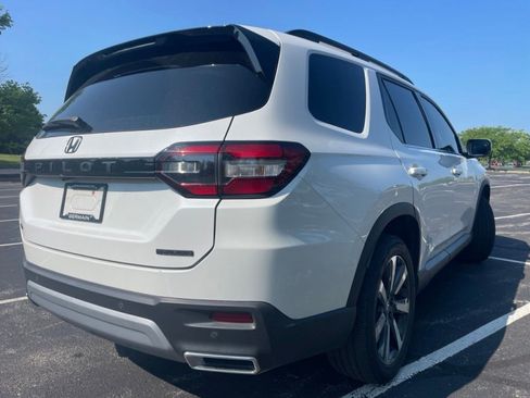 Used 2024 Honda Pilot Touring image 6
