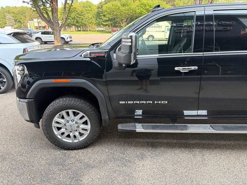 Used 2024 GMC Sierra 2500 SLT w/ SLT Premium Package AWD/4WD image 2