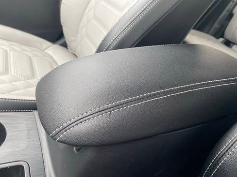 New 2024 Ford Escape Platinum w/ Premium Technology Package image 30