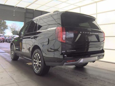 Used 2025 Ford Expedition Platinum AWD/4WD image 8