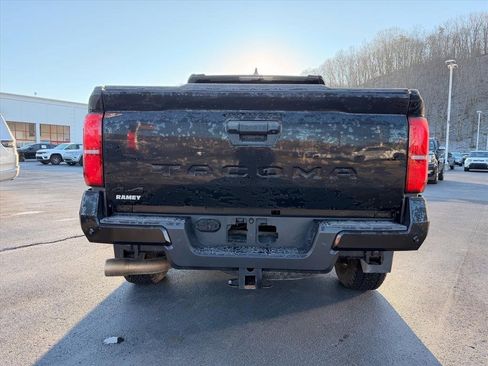 Used 2024 Toyota Tacoma TRD Off-Road w/ TRD Off Road Upgrade Package image 6