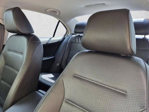 Used 2017 Volkswagen Jetta SE FWD image 5
