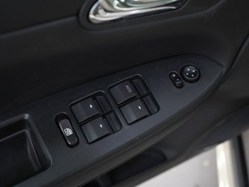 Used 2012 Chevrolet Impala LTZ FWD image 18