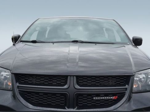 Used 2017 Dodge Grand Caravan GT image 35