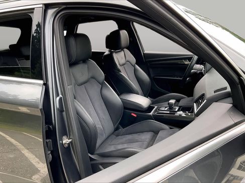 Used 2022 Audi SQ5 Premium w/ Convenience Package AWD/4WD image 8