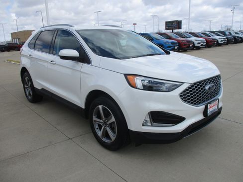 Used 2023 Ford Edge SEL w/ Convenience Package AWD/4WD image 9