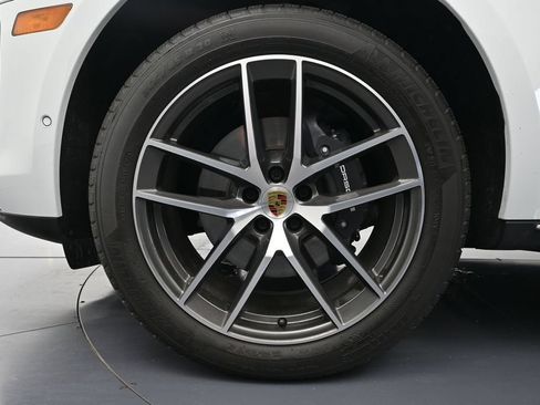 Used 2026 Porsche Macan Turbo AWD/4WD image 30