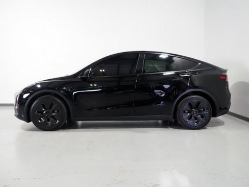 Used 2023 Tesla Model Y Long Range AWD/4WD image 9