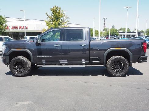 Used 2024 GMC Sierra 2500 Denali w/ Denali Reserve Package AWD/4WD image 3