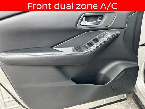 Used 2024 Nissan Rogue SV AWD/4WD image 15