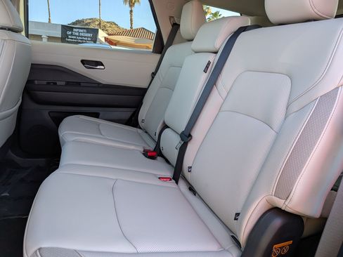 New 2026 Nissan Pathfinder SL FWD image 11