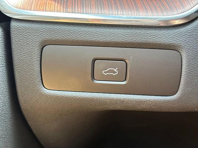 Certified 2023 Volvo XC60 B5 Ultimate w/ Climate Package AWD/4WD image 30