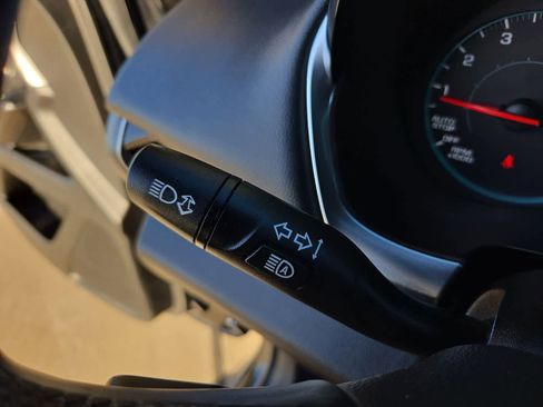 Used 2023 Chevrolet Traverse LT image 26