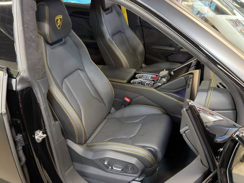 Used 2024 Lamborghini Urus S AWD/4WD image 21