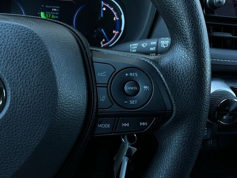 Used 2025 Toyota RAV4 LE image 31