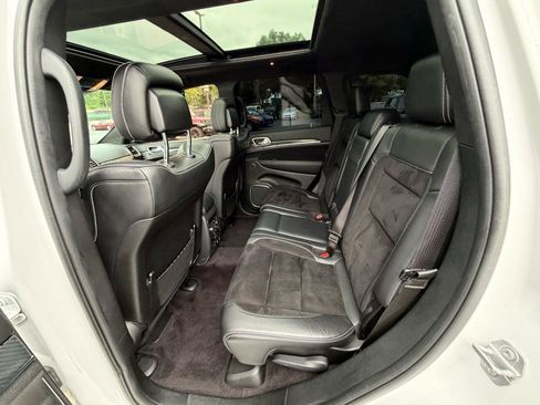 Used 2017 Jeep Grand Cherokee SRT AWD/4WD image 33