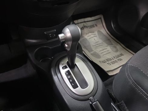 Used 2018 Nissan Versa SV w/ SV Special Edition image 18