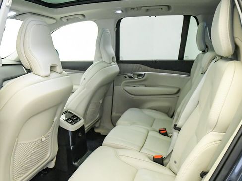 Certified 2025 Volvo XC90 T8 Ultra w/ Protection Package Premier AWD/4WD image 19