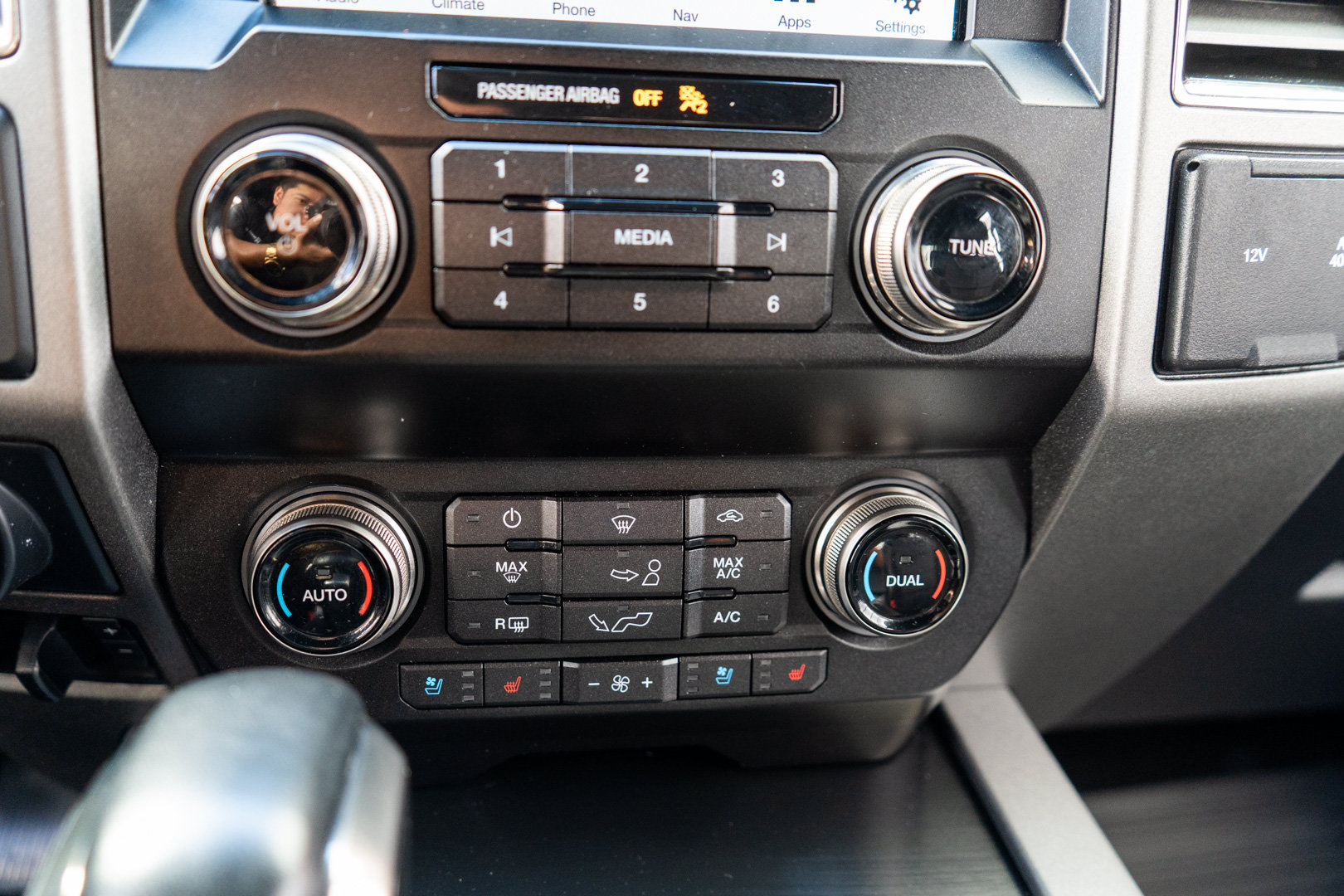 Used 2019 Ford F150 Raptor w/ Equipment Group 802A Luxury AWD/4WD image 23