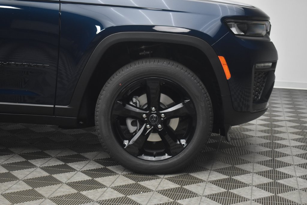 New 2027 Jeep Grand Cherokee Limited AWD/4WD image 8