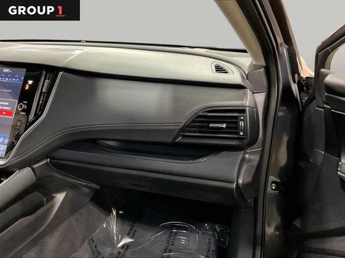 Used 2025 Subaru Outback Premium AWD/4WD image 18