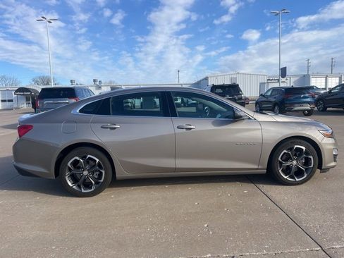Used 2023 Chevrolet Malibu LT image 3