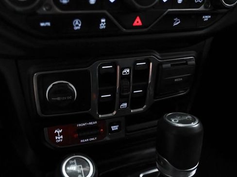 Used 2019 Jeep Wrangler Unlimited Rubicon AWD/4WD image 24