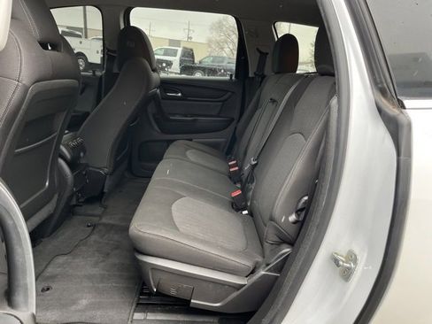 Used 2017 Chevrolet Traverse LT w/ Style and Technology Package image 27