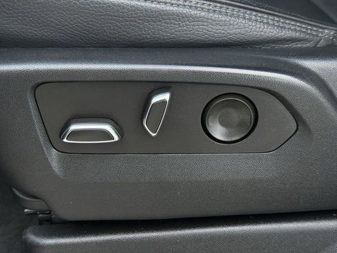 Used 2022 GMC Yukon XL Denali image 29