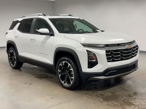 New 2026 Chevrolet Equinox LT w/ Convenience Package II FWD image 6
