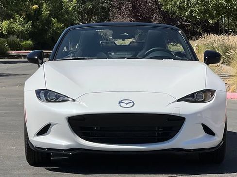 New 2026 MAZDA MX-5 Miata Club w/ Interior Package RWD image 8