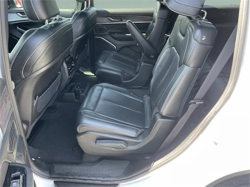 Used 2023 Jeep Grand Cherokee L Overland image 11