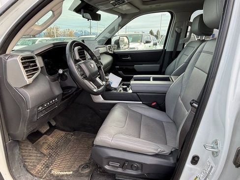 Used 2023 Toyota Tundra Limited image 4